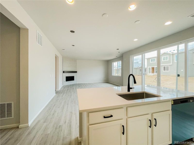 9792 Cathay St, Commerce City, CO 80022