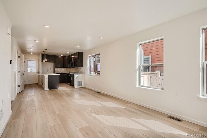 6351 Hanover St, Denver, CO 80238