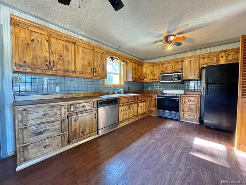 0151 Fox Creek Dr, Coaldale, CO 81222