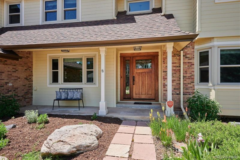 8 Desert Willow Ln, Littleton, CO 80127