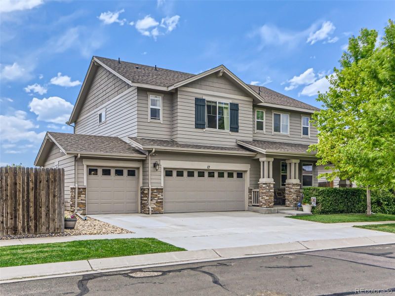 17 Pioneer Pl, Brighton, CO 80601