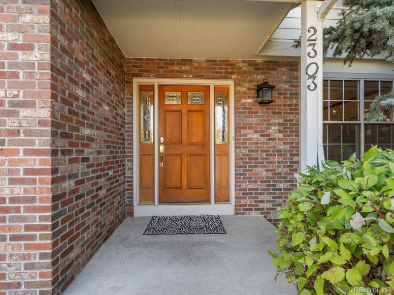 2303 S Benton Ct, Lakewood, CO 80227