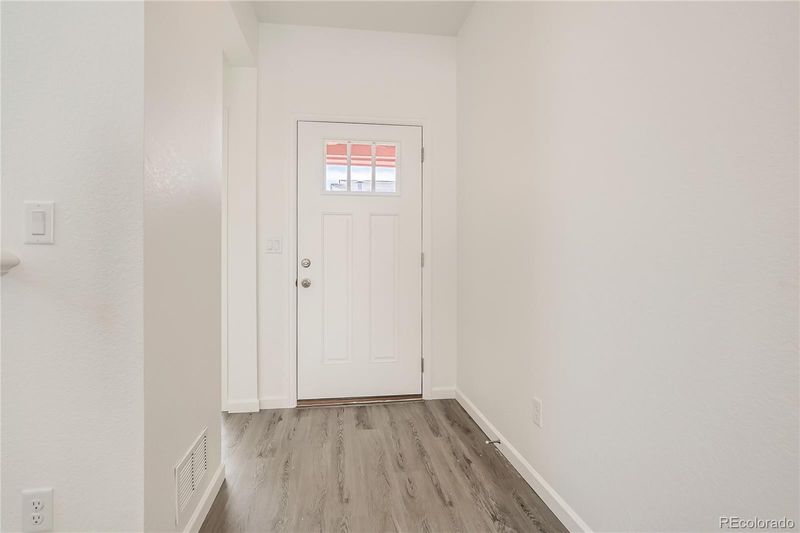 27560 E Cedar Pl, Aurora, CO 80018