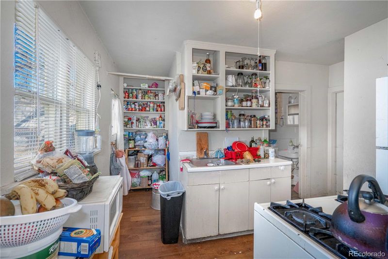 2809 W Short Pl, Denver, CO 80204