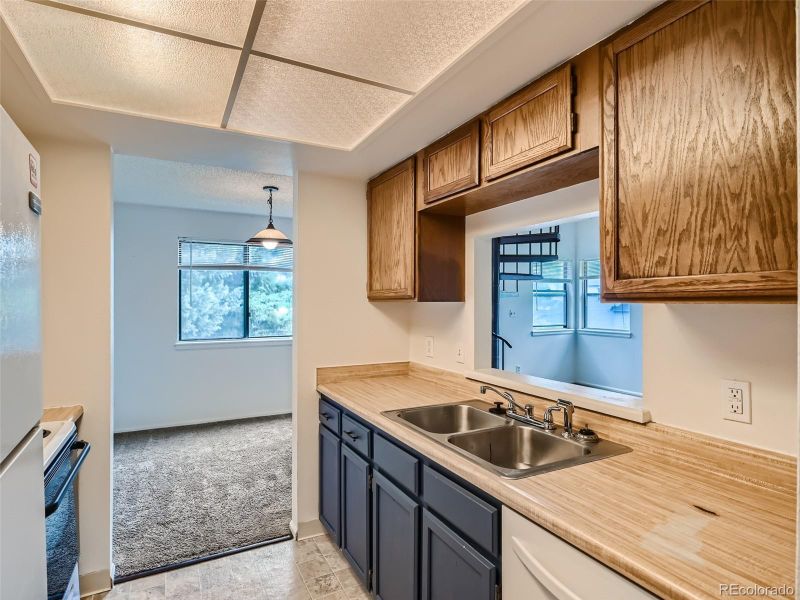 4303 S Andes Way #201, Aurora, CO 80015