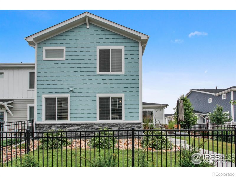 614 Stonebridge Dr, Longmont, CO 80503