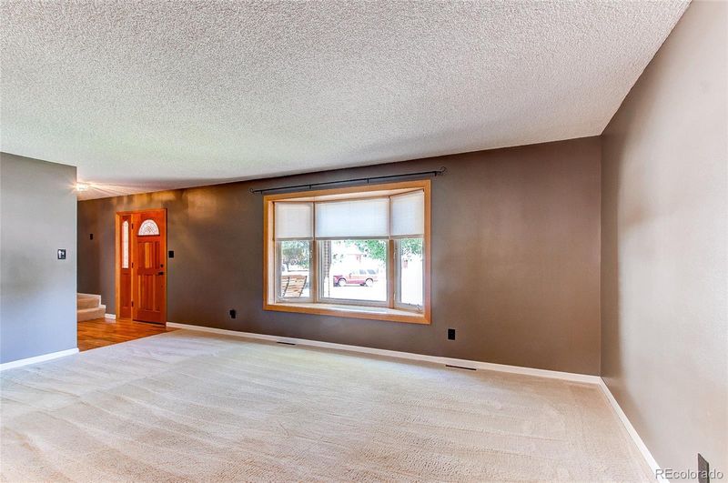 2337 S Garrison Ct, Lakewood, CO 80227