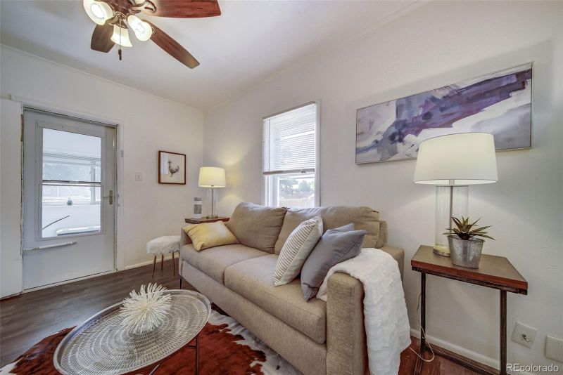 1751 Florence St, Aurora, CO 80010