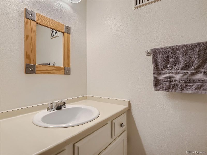 18538 E Whitaker Cir #B, Aurora, CO 80015
