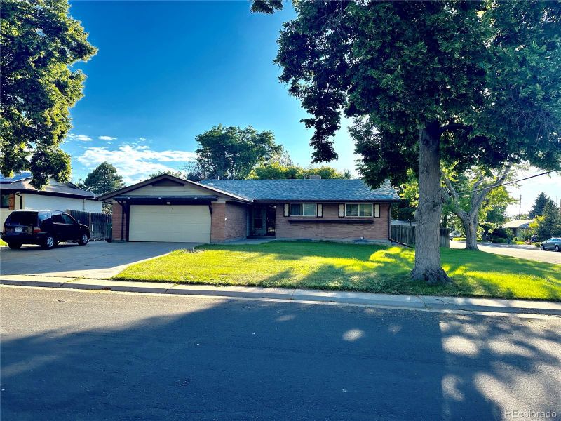 317 S Xanadu St, Aurora, CO 80012