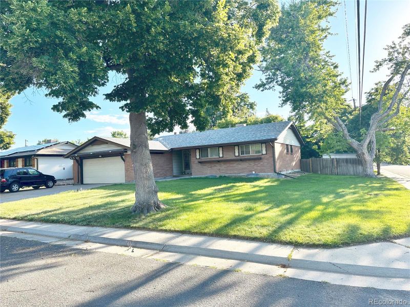 317 S Xanadu St, Aurora, CO 80012