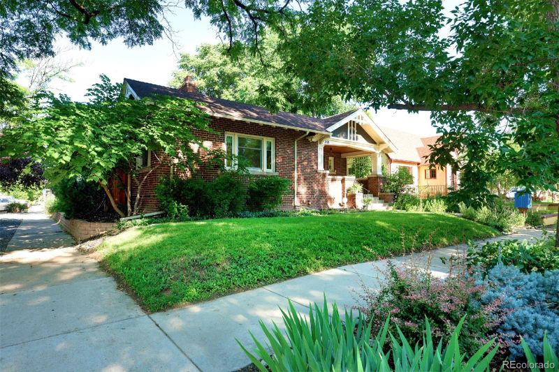 2501 Bellaire St, Denver, CO 80207