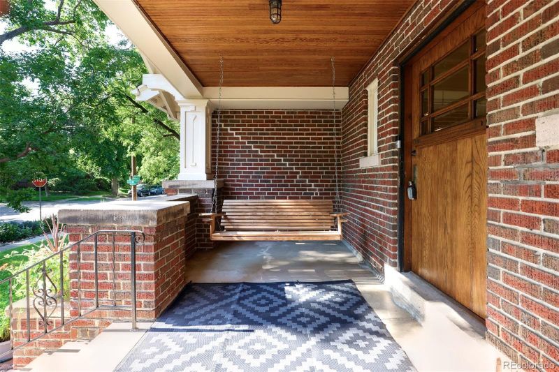 2501 Bellaire St, Denver, CO 80207