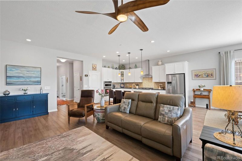 22682 E Del Norte Dr, Aurora, CO 80016