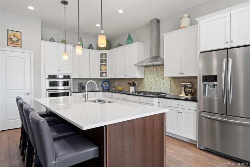 22682 E Del Norte Dr, Aurora, CO 80016