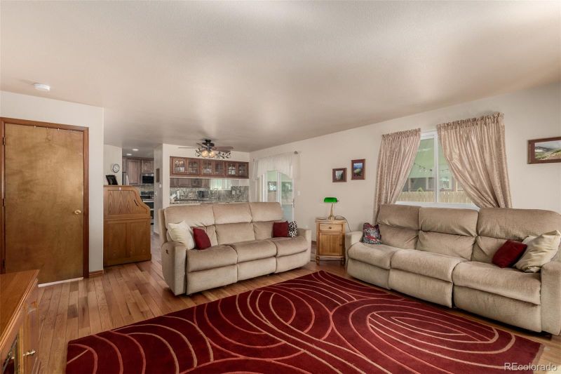 13474 Falls Dr, Broomfield, CO 80020