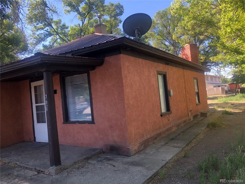 716 9th St, Alamosa, CO 81101