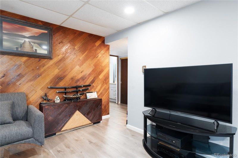 384 S Ironton St #110, Aurora, CO 80012