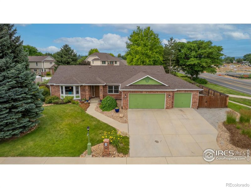 8031 Fox Hill Dr, Longmont, CO 80504