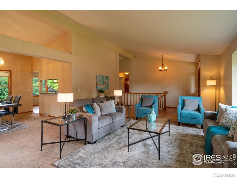 8031 Fox Hill Dr, Longmont, CO 80504