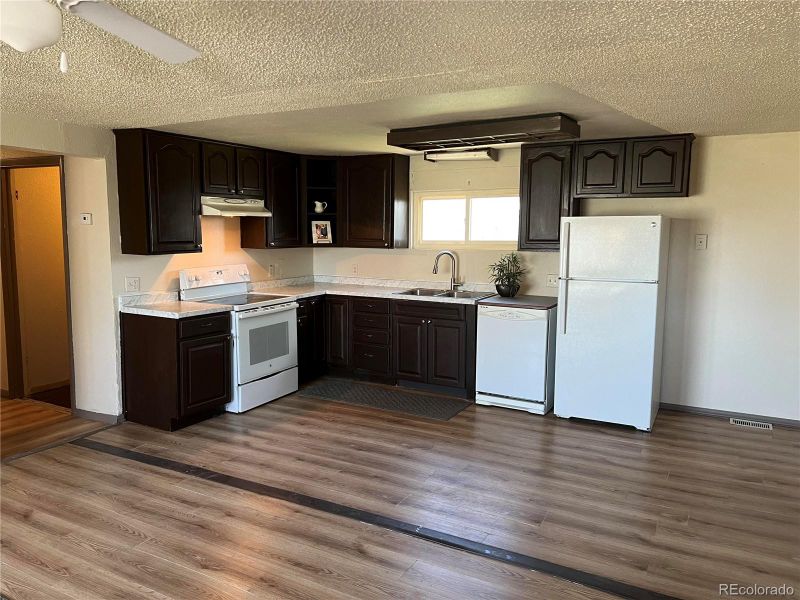 39 E 3rd St, Las Animas, CO 81064