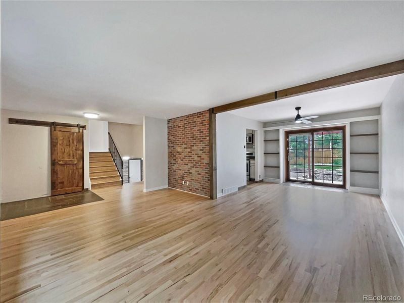 885 E Briarwood Cir, Centennial, CO 80122
