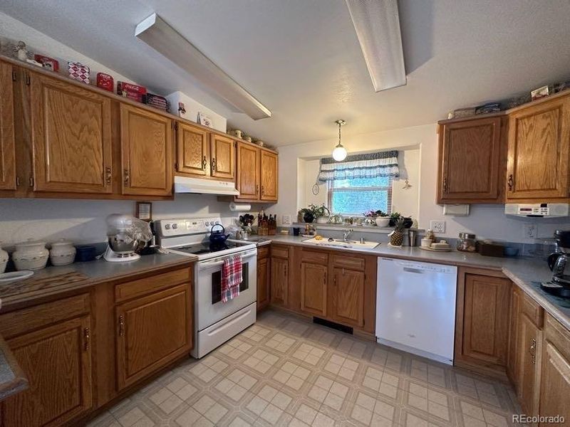 2070 Us Highway 285, Monte Vista, CO 81144