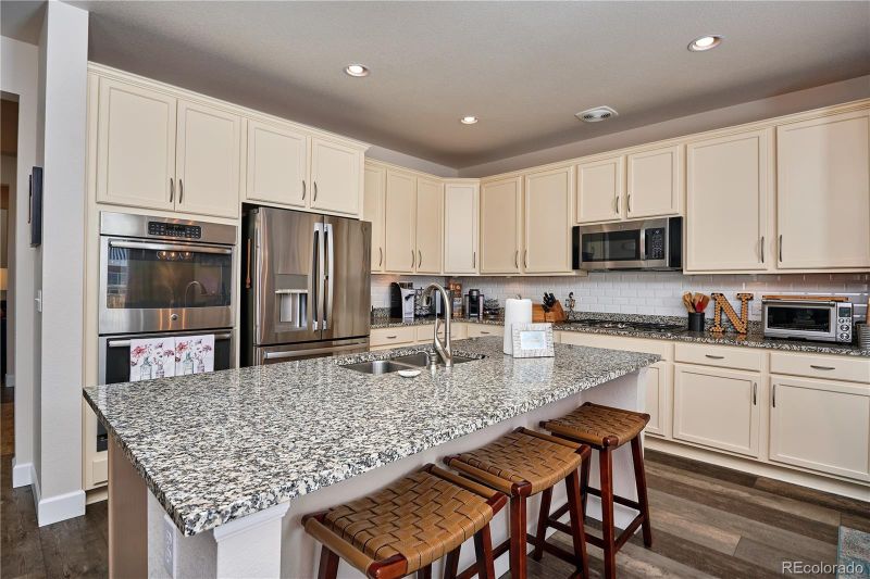 7925 Sabino Ln, Castle Rock, CO 80108
