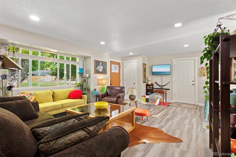 5992 S Adams Dr, Centennial, CO 80121