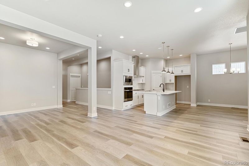 6026 N Lisbon St, Aurora, CO 80019