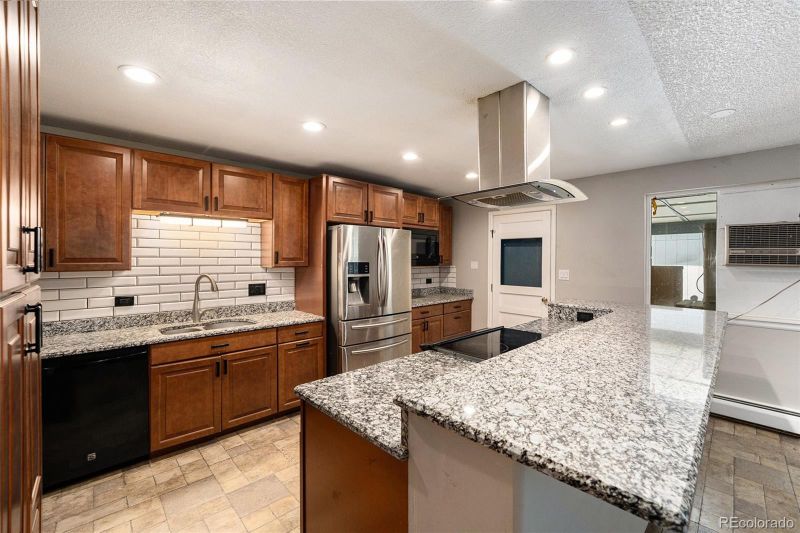 9951 N Pecos St, Thornton, CO 80260