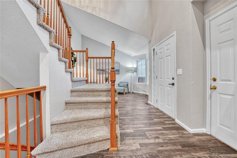 911 S Quintero Ct, Aurora, CO 80017