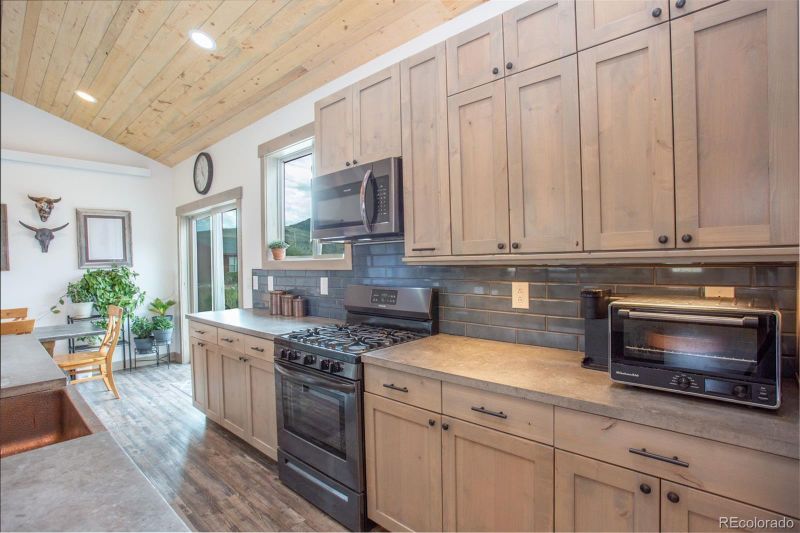 404 Gcr 100, Silverthorne, CO 80498