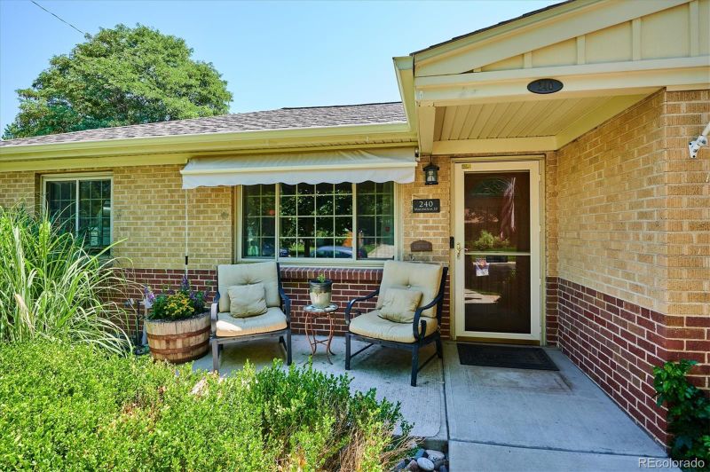 240 Magnolia St, Denver, CO 80220
