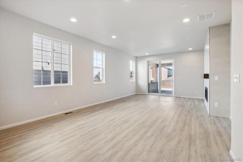 104 S Uriah St, Aurora, CO 80018