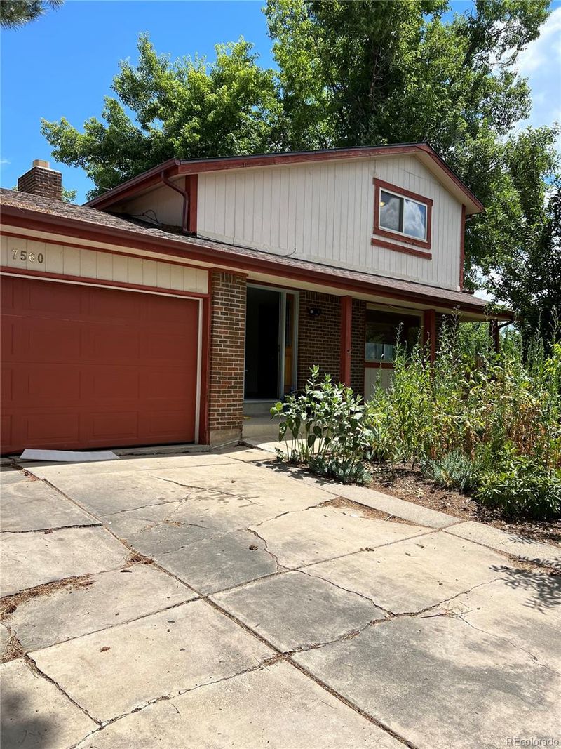 7560 Braun Ct, Arvada, CO 80005