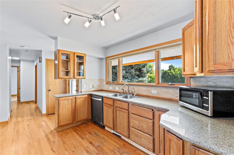 465 S Nelson St, Lakewood, CO 80226