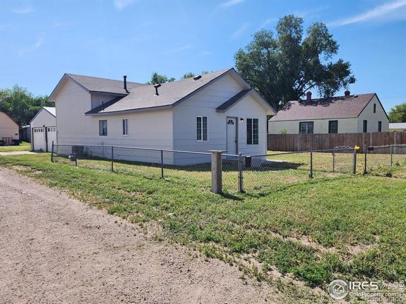 129 S Bowman Ave, Holyoke, CO 80734