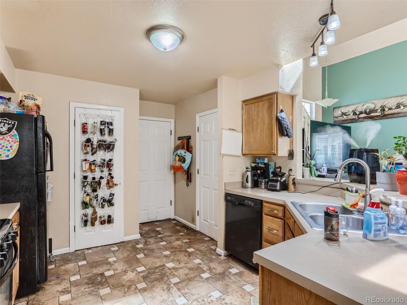 8901 Cloverleaf Cir, Parker, CO 80134