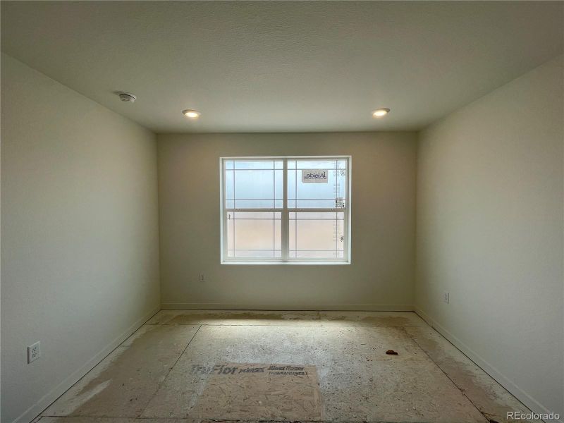 555 Cottonwood Ave, Bennett, CO 80102