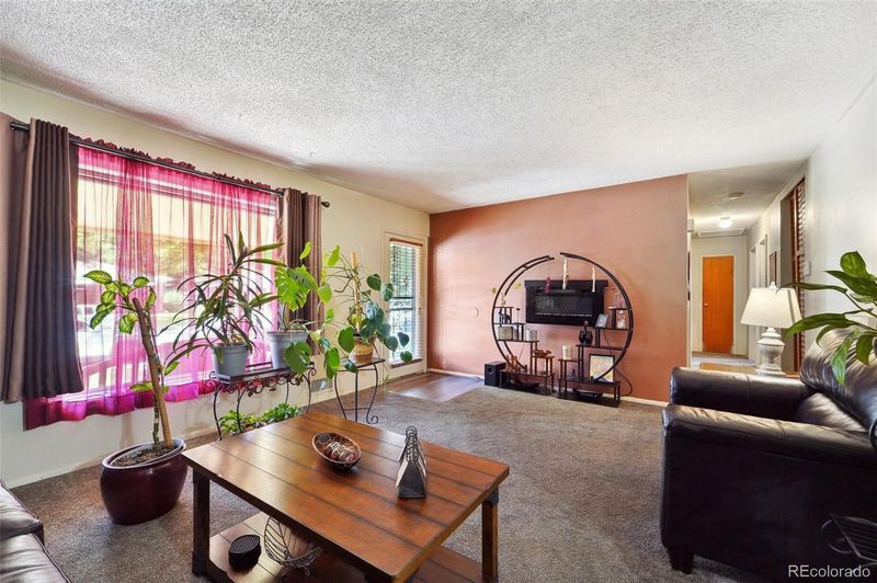 1370 Salem St, Aurora, CO 80011
