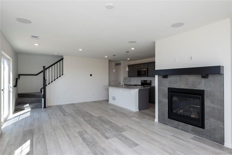 28354 E 6th Pl, Aurora, CO 80018