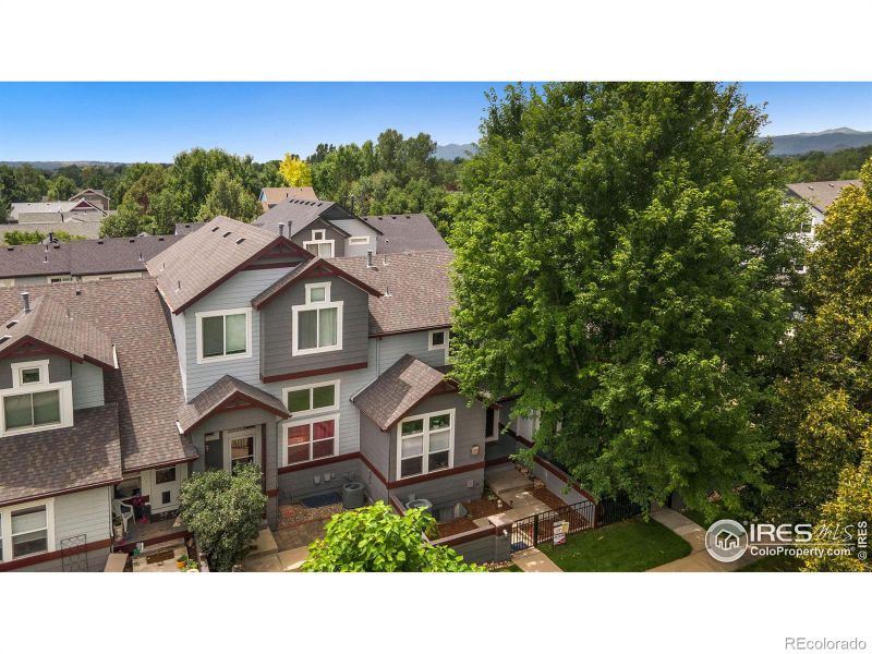 3720 Oakwood Dr, Longmont, CO 80503