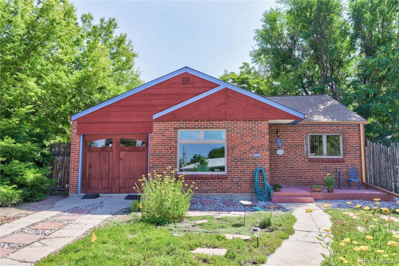 992 Fairfax St, Denver, CO 80220