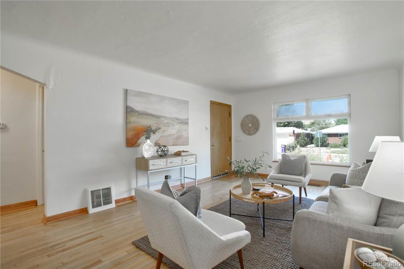 992 Fairfax St, Denver, CO 80220