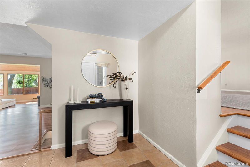 954 E Nichols Ave, Centennial, CO 80122