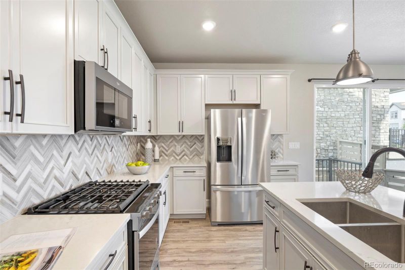 9907 Monte Vista Ave, Littleton, CO 80125