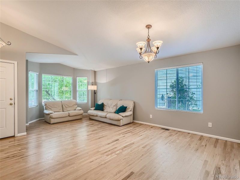 3260 Shannon Dr, Broomfield, CO 80023
