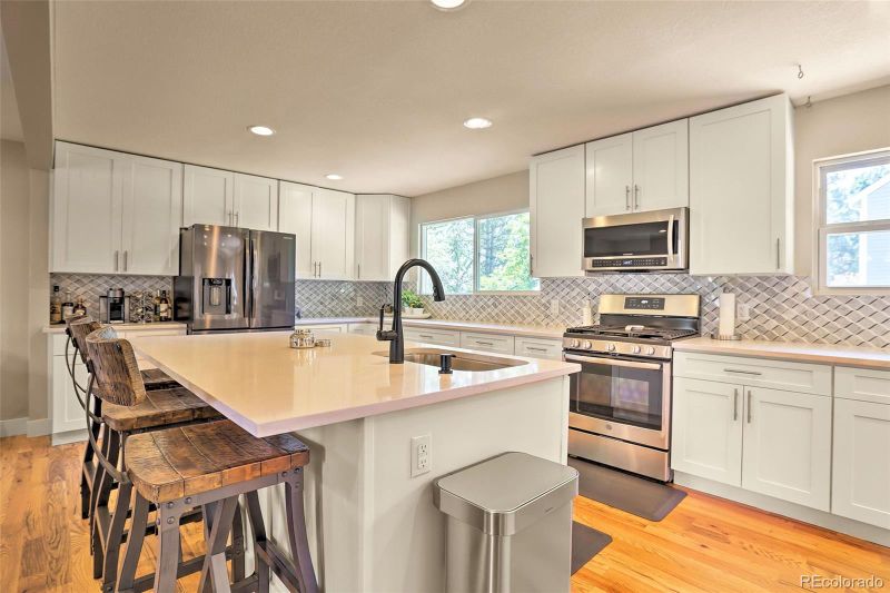 10412 E Weaver Cir, Englewood, CO 80111
