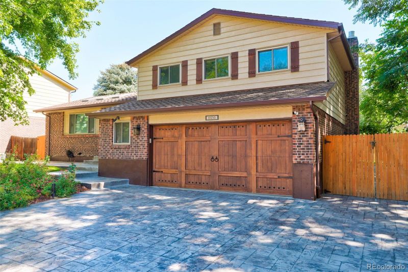 6956 Braun Ct, Arvada, CO 80004